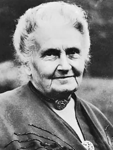 María Montessori, médico y educadora italiana, creadora del método educativo Montessori